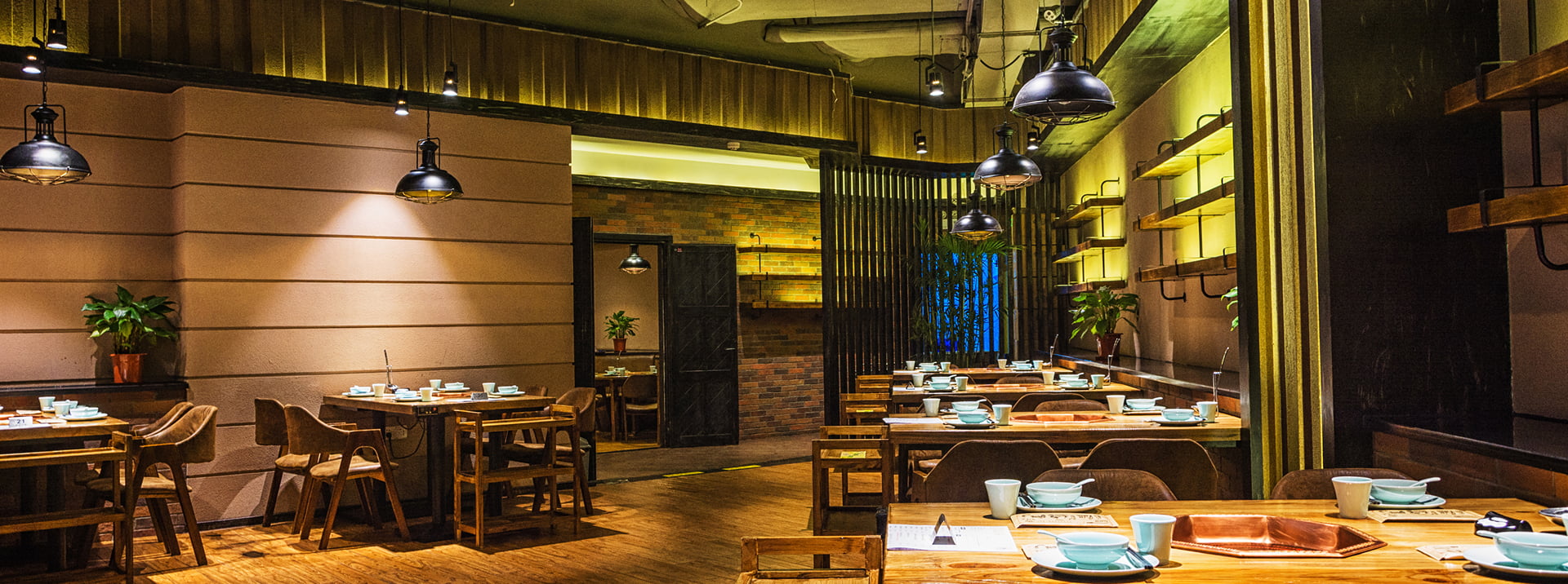 ВКУС, КОТОРЫЙ ГОВОРИТ САМ ЗА СЕБЯ<br>МЕНЮ НА ЛЮБОЙ ВКУС | УЮТНАЯ АТМОСФЕРА